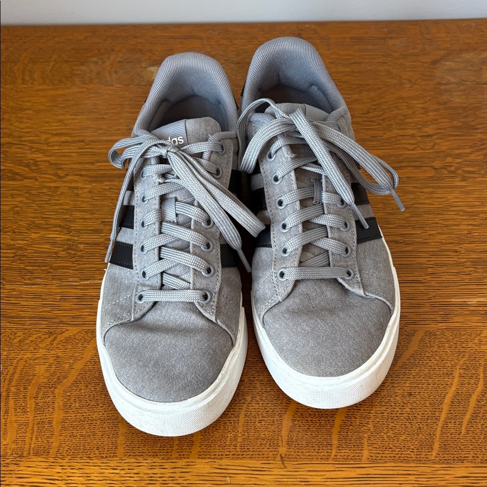 Adidas Daily 4.0 Unisex Gray Black Low Profile Casual Sneaker Lace Up 7.5 or 9 - Picture 6 of 13